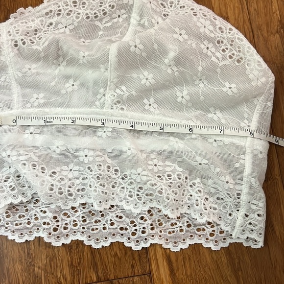 b.tempt’d white lace bralette, Sz XL, adjustable straps, lined in front, - Picture 15 of 15
